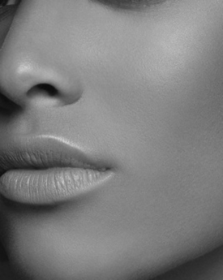 Peau noire et métissée : 1 palette / 4 actions pour unifier et corriger le teint