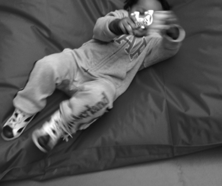 L’enfant qui n’aimait pas être habillé…