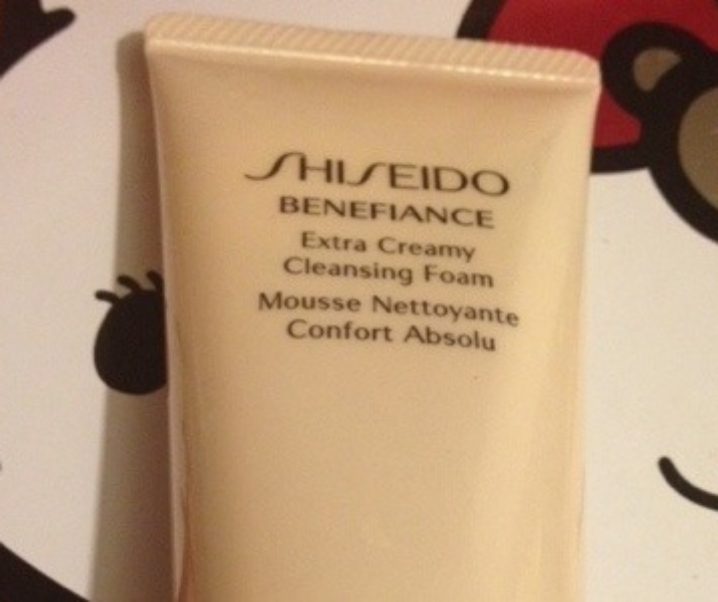 Le meilleur nettoyant visage : Shiseido Benefiance mousse nettoyante – Confort Absolu