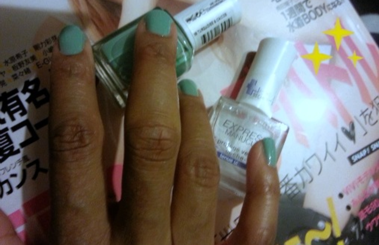 L’Homme : Tu vas vraiment porter cette couleur ? (vernis Essie Turquoise & Caicos)