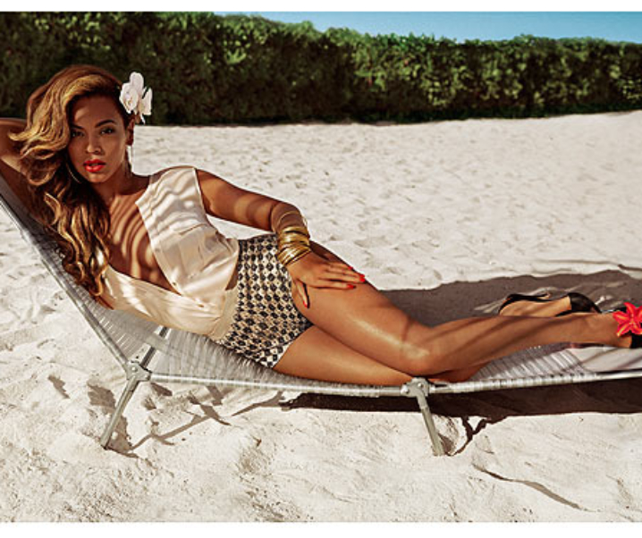 Beyonce pour H&M, premier visuel de campagne (sur la plage abandonnée, sable chaud et ptit cliché)