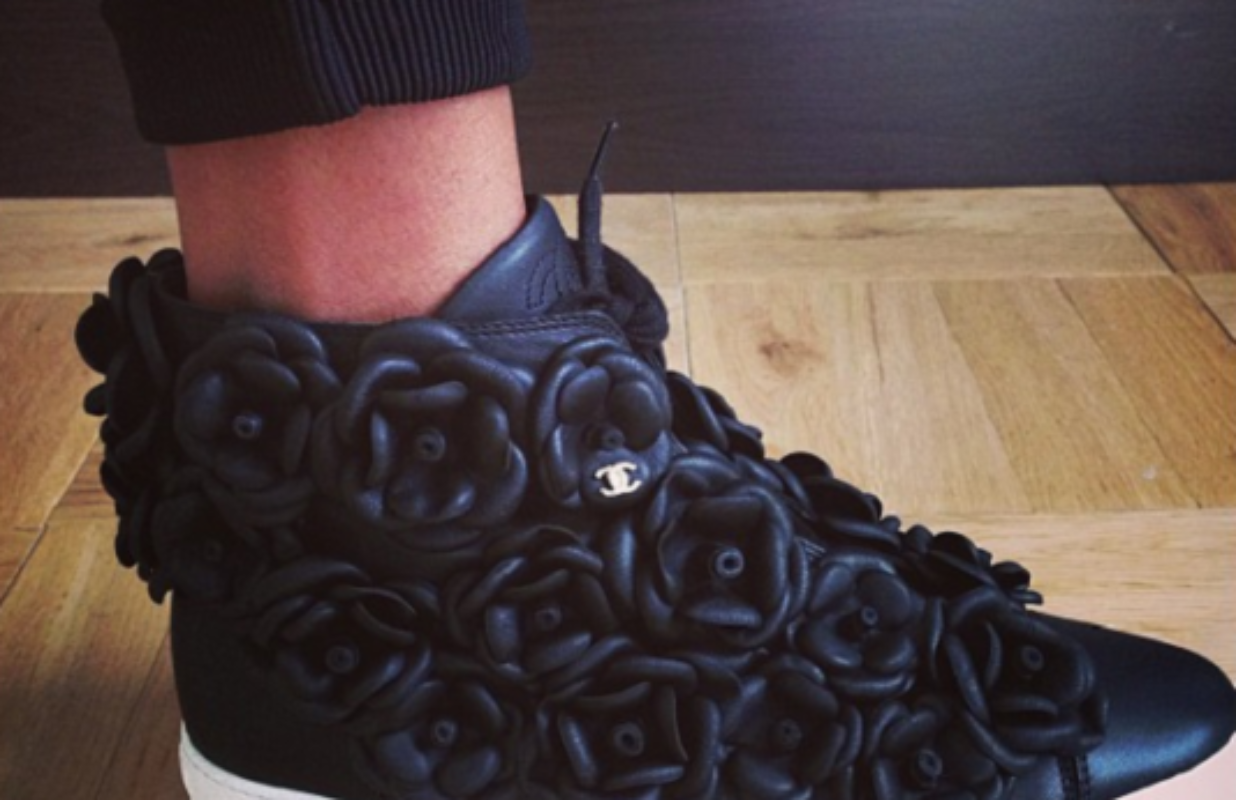 Sneakers Chanel Camellia : On valide ou pas ?
