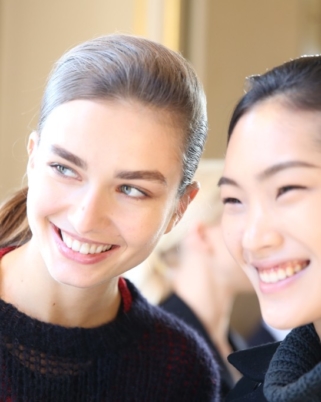 Défilé : Le backstage idéal, bonne mine et bonne humeur chez Stella McCartney – Automne 2013