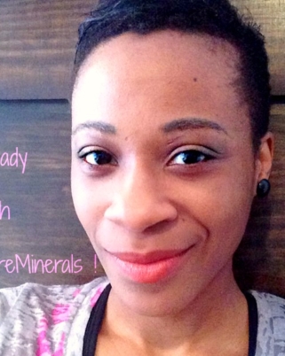 Vidéo : Maquillage peau noire et métissée, comment appliquer le fond de teint READY de bareMinerals !