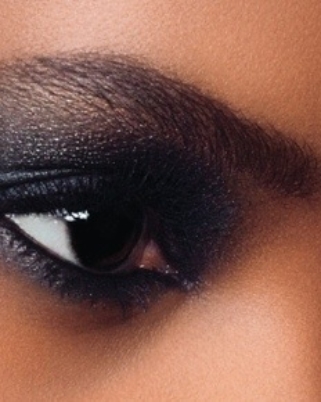 Maquillage peau noire et métissée : Se maquiller comme Liya Kebede