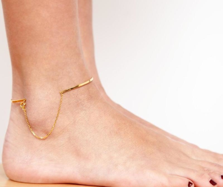 Non, le bracelet de cheville n’est pas ringard, la preuve !