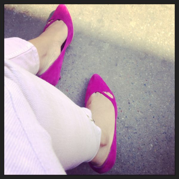 Outfit of the day : Le cas du jean délavé rose ! (en fait, il va très bien avec Ladurée)