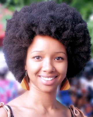 Soin des cheveux crépus : une routine qui fonctionne avec FaridaB (4B – 4C)