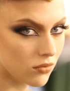 Interview ELLE.FR : ViVi dans le dossier Beautés Noires et métissées :)