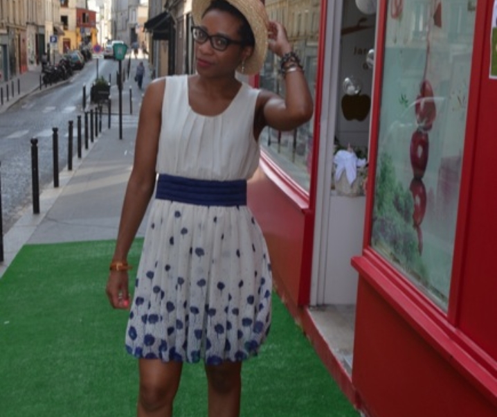 Outfit : ma petite robe blanche à fleurs bleues