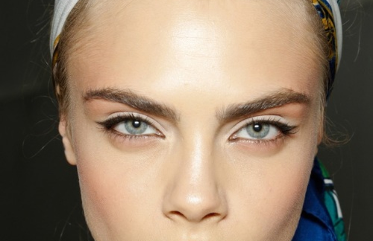 Tendance sourcils – automne 2013 : 4 idées – 5 produits pour y arriver à la maison !