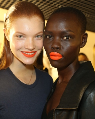 Black and White Skin DUO with Orange lips chez Galliano