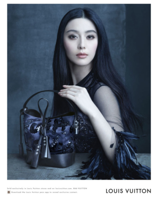 Hommage à Marc Jacobs avec ses muses – Catherine Deneuve, Sofia Coppola, ou encore Gisele Bundchen pour Louis Vuitton