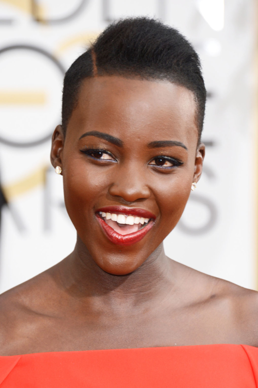Lupita Nyong&rsquo;o : les plus belles photos des Golden Globes 2014, sa couv pour Dazed and Confused et sa campagne Miu Miu