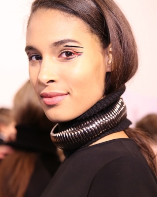Paris Fashion Week : L’Eye Liner très très graphique d’Anthony Vaccarello.