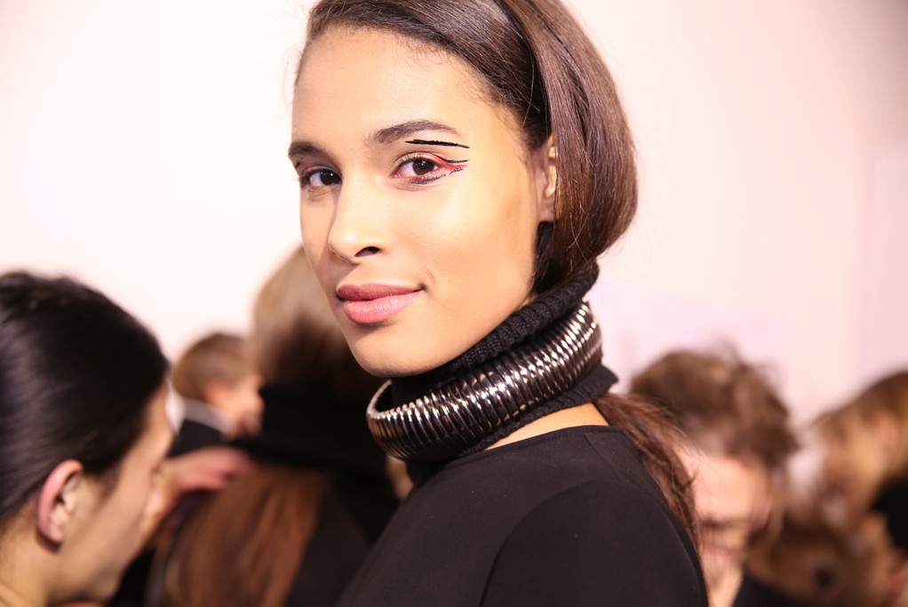 Paris Fashion Week : L’Eye Liner très très graphique d’Anthony Vaccarello.