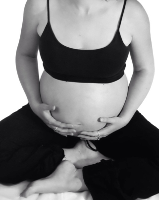 Oui, mes cours de yoga prénatal m’ont vraiment aidé pour l’accouchement !