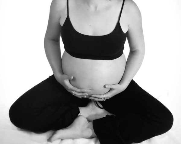 Oui, mes cours de yoga prénatal m’ont vraiment aidé pour l’accouchement !