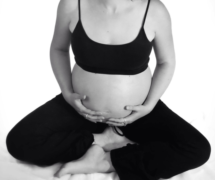 Oui, mes cours de yoga prénatal m’ont vraiment aidé pour l’accouchement !