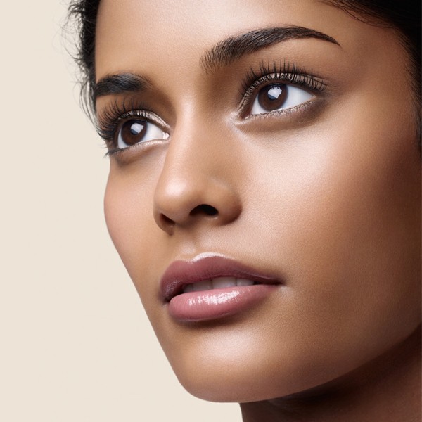 Maquillage UNE NATURAL BEAUTY : Peaux noires et métissées, 7 références fai...