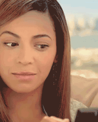 8 produits beauté à ne pas offrir à une blogueuse à peau noire et aux cheveux crépus (sans être sûre de son coup)