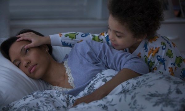 « Maman, encore 5 minutes s&rsquo;il-te plaît » – L&rsquo;astuce qui me fait craquer