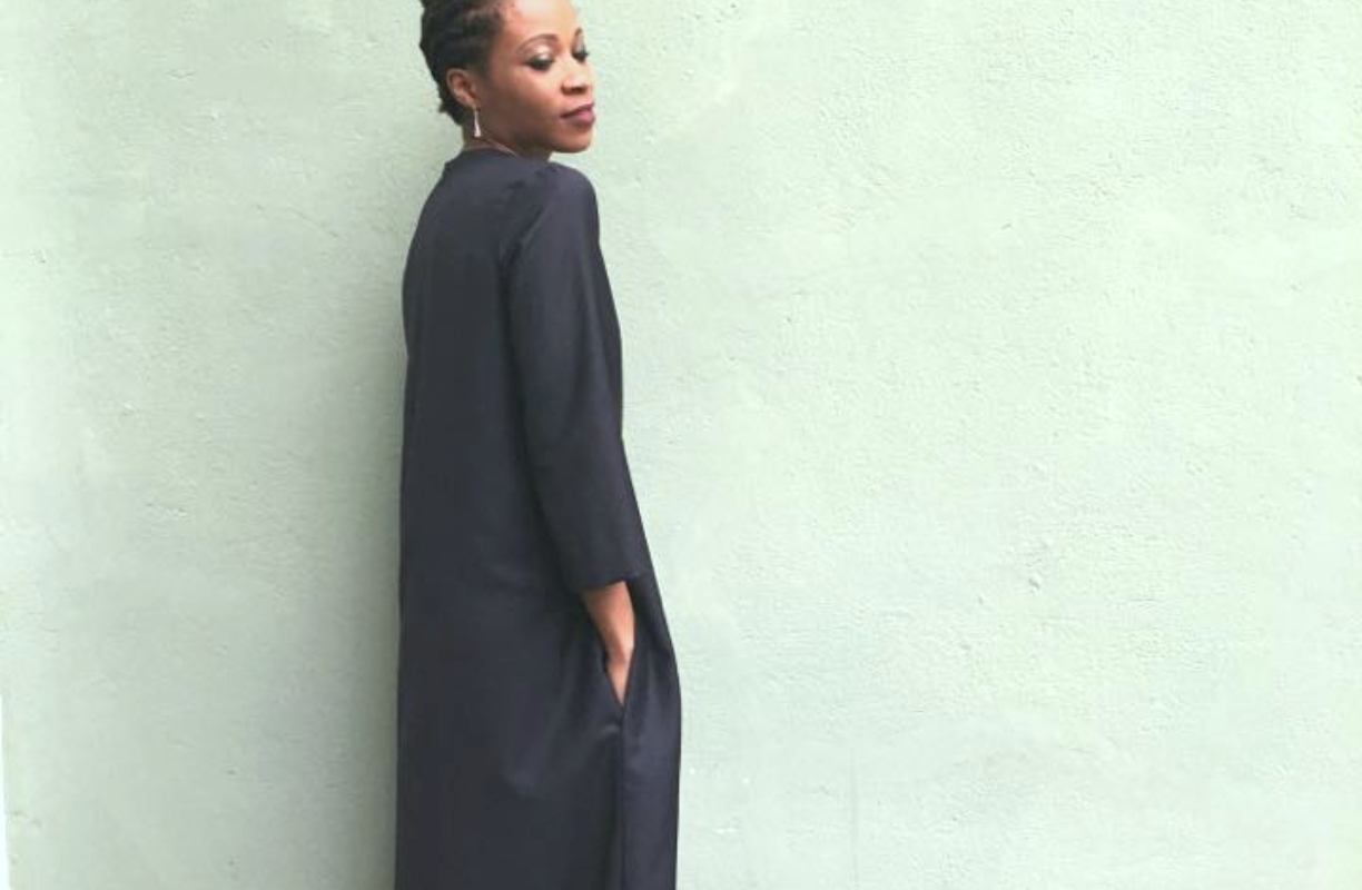 How to wear a maxi black dress ?