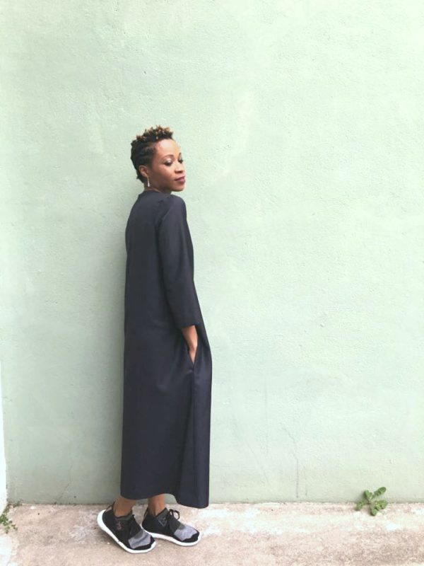 How to wear a maxi black dress ?