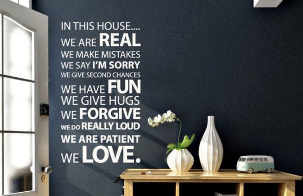 3 enfants, 2 mains, une écharpe de portage