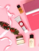 3 enfants, 2 mains, une écharpe de portage