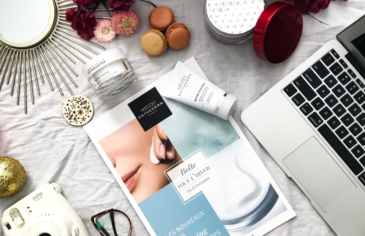 Soin d’hiver : il arrive, on change de routine avec Esthederm !