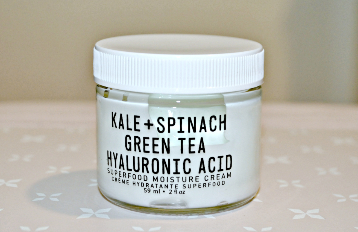 Kale, épinard, thé vert (et acide hyluraunique): le cocktail de votre prochaine crème visage !