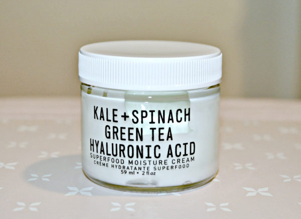 Kale, épinard, thé vert (et acide hyluraunique): le cocktail de votre prochaine crème visage !