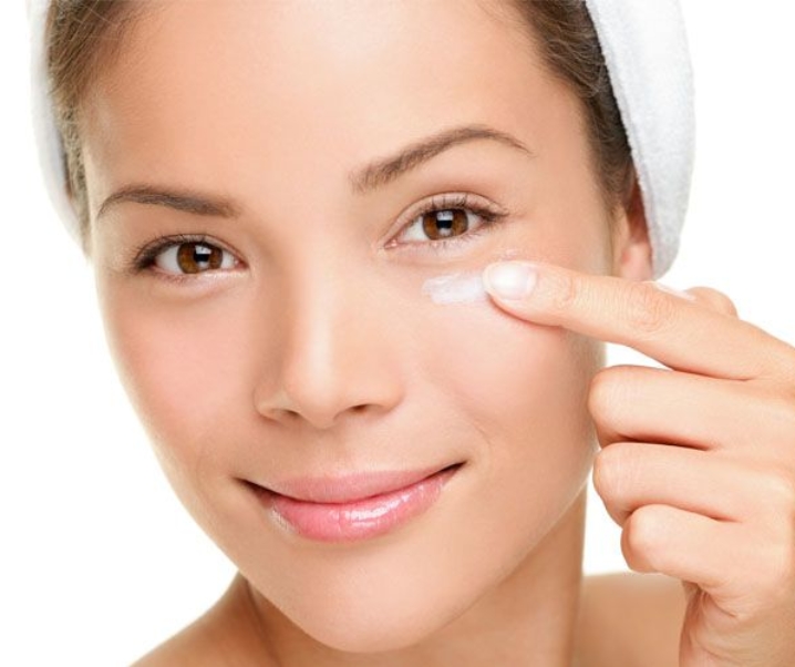 1ères rides :  Quelle routine pour y faire face et sélections de soins anti-âge !