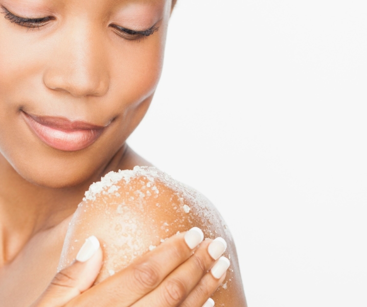 Top 10 gommages corps pour une peau douce