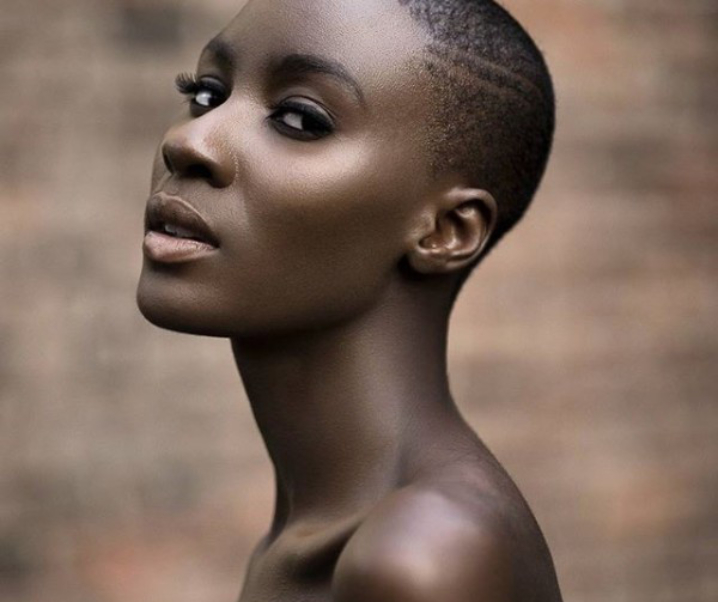 5 soins Clarins indispensables pour les peaux noires cet été !