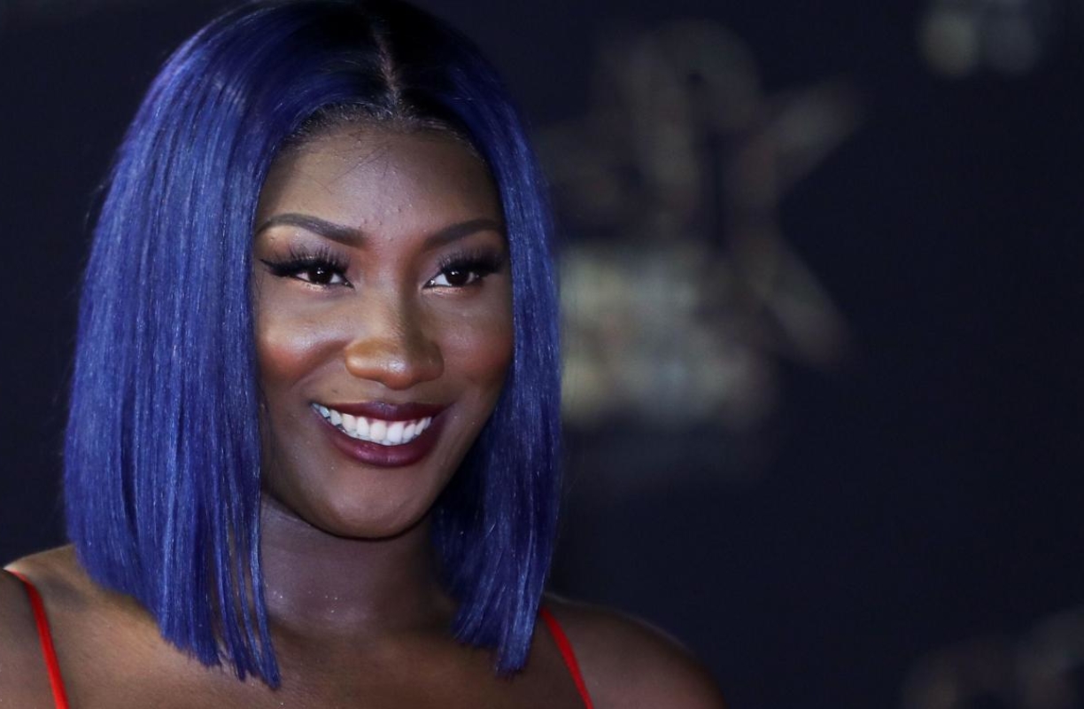 Message à « l’élite » : Laissez Aya Nakumara tranquille (et filez écouter Thérapie Taxi)