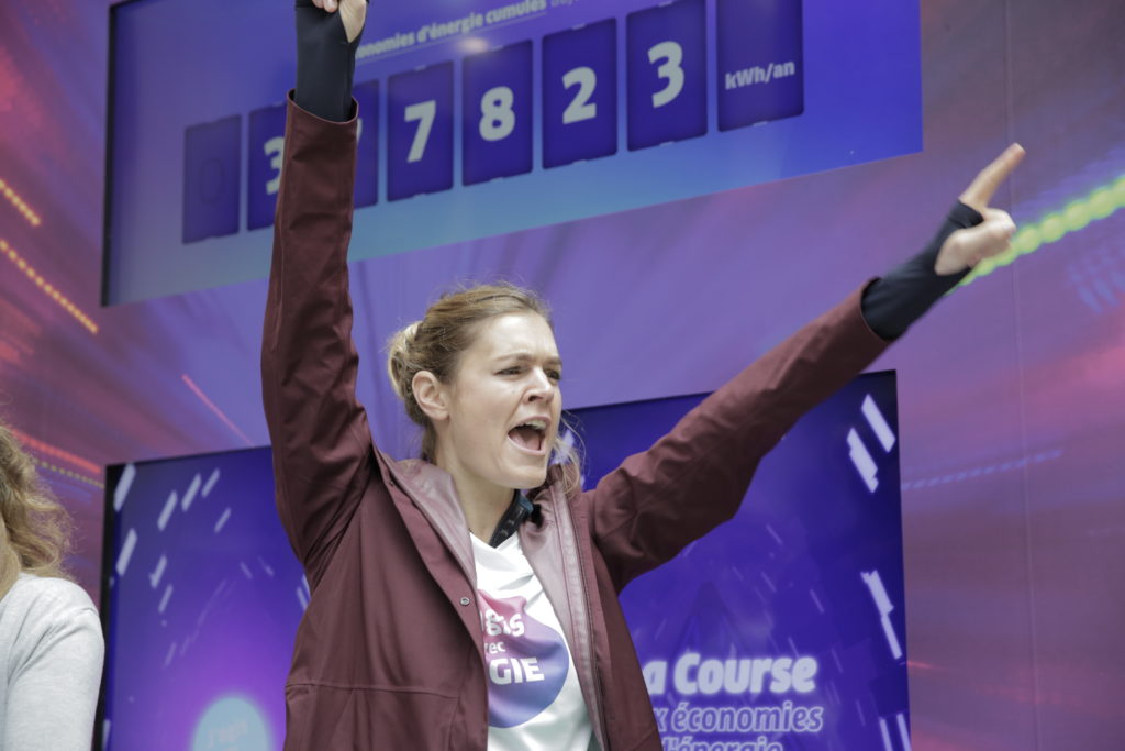 Lucile Woodward, qui a coaché la séance de biking organisé par Engie, dans la gare Saint-Lazare à Paris