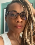 Peaux noires et métissées : Oui, il faut protéger sa peau avec un soin solaire SPF